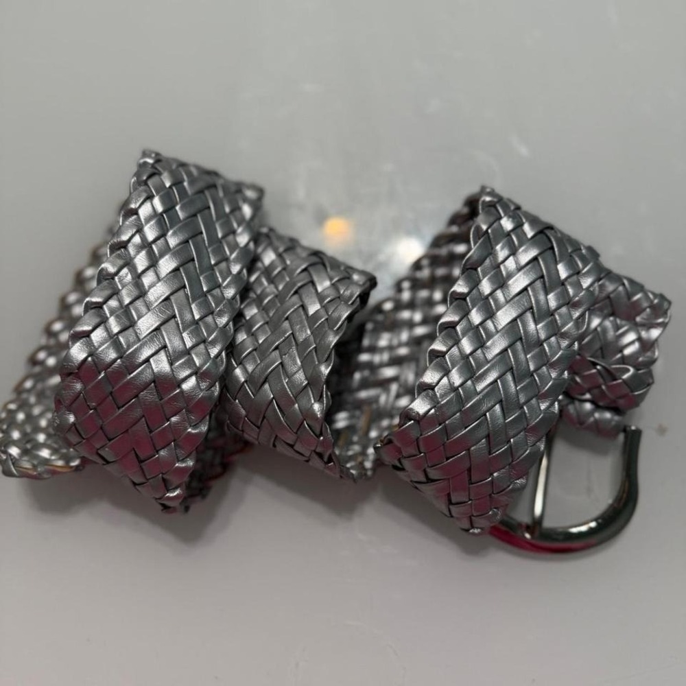 Silver woven‎ belt with silver buckle